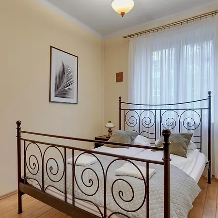 Center 4 - Jacuzzi By Grand *