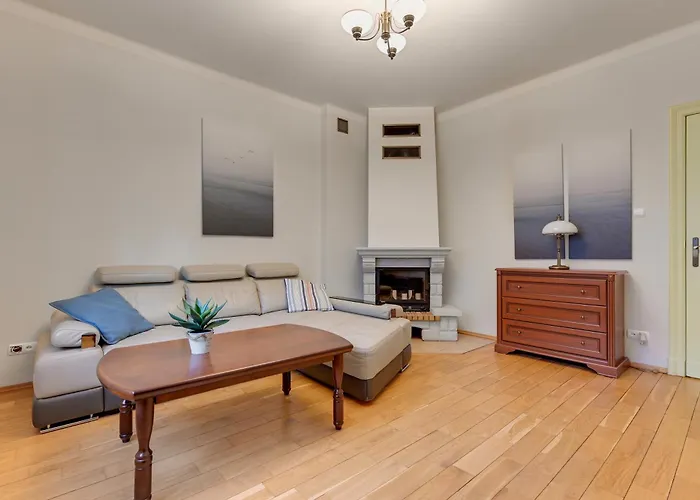 Center 4 - Jacuzzi By Grand